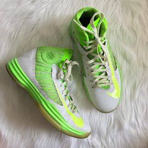 Nike Hyperdunk 15 Basketball Shoe